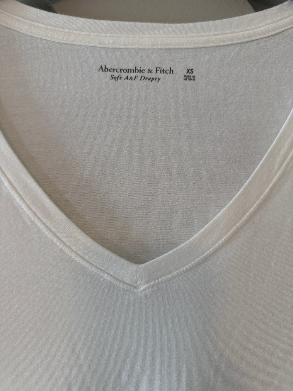 Abercrombie and Fitch Soft A&F drapey shirt - Picture 2 of 3